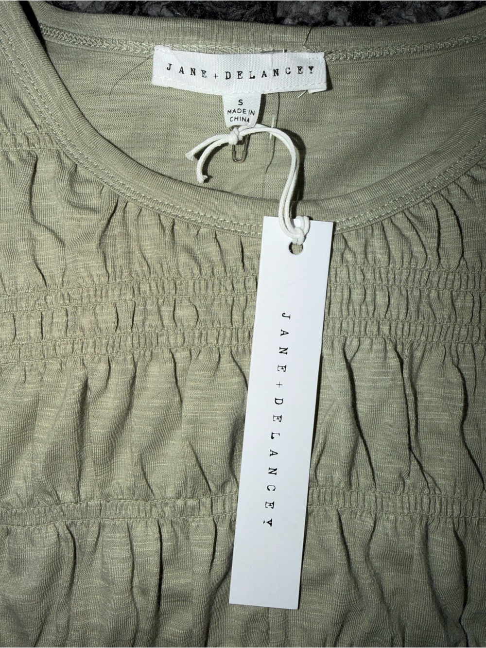 Olive Green Smocked Peplum Puff-Sleeve Top. Size: S. - Picture 5 of 7